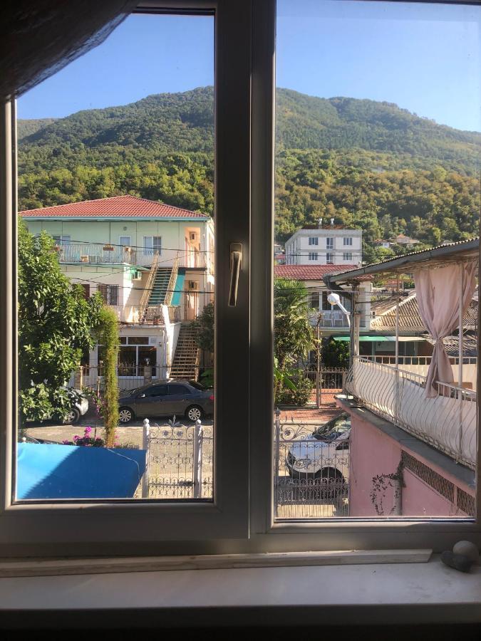 Зеленый Дворик Gagra Bagian luar foto