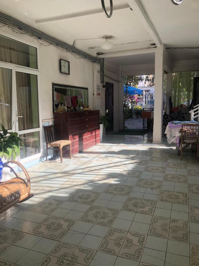 Зеленый Дворик Gagra Bagian luar foto